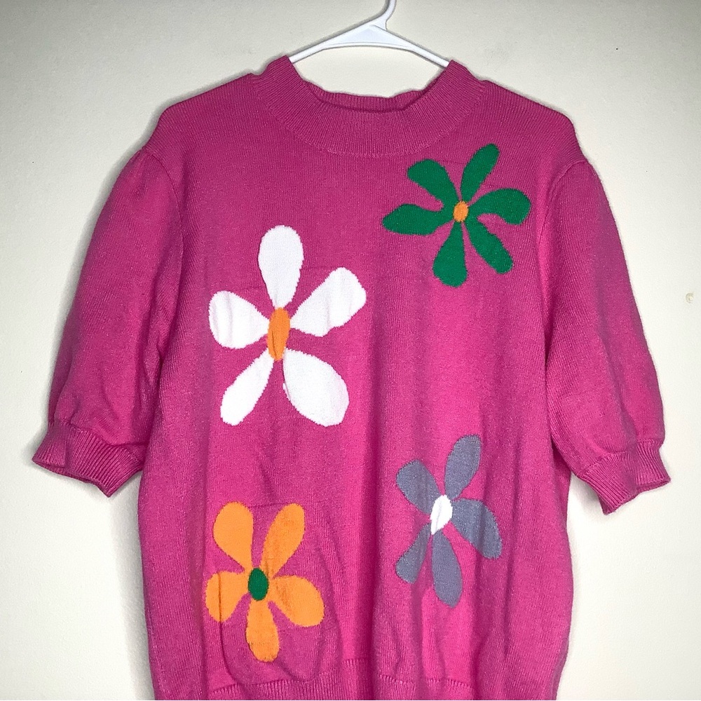 < Boutique Hot Pink Floral Puff Sleeve Sweater > - Picture 3 of 5
